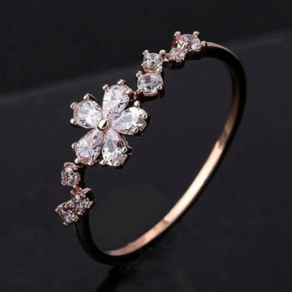 Jewelry - NEW 18K Rose Gold Diamond Flower Ring A